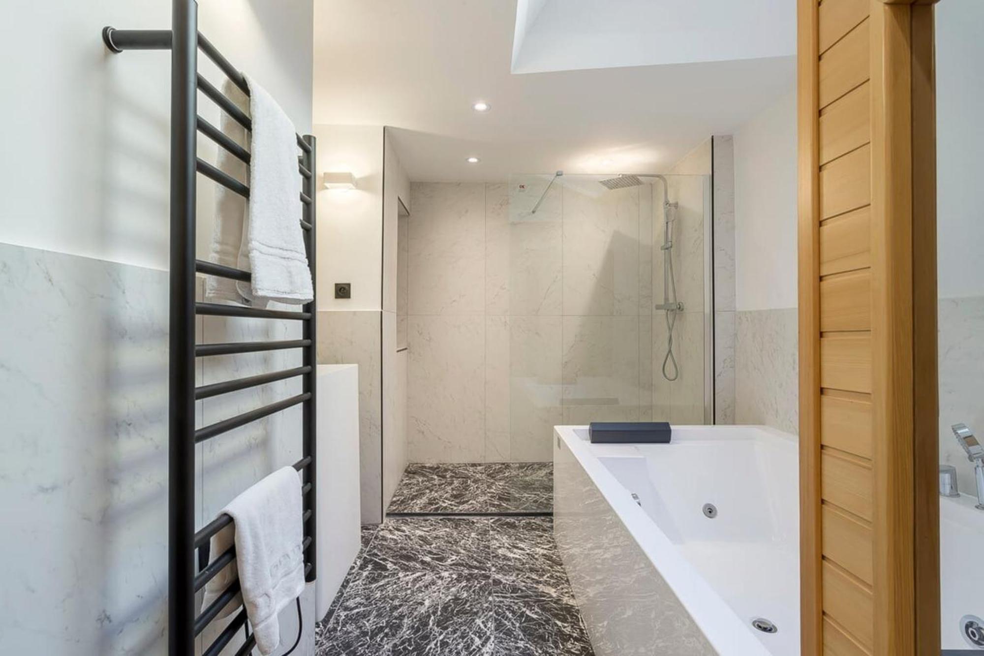 Victor Hugo Romantic Suite - Sauna Et Balneo Lyon Exteriör bild