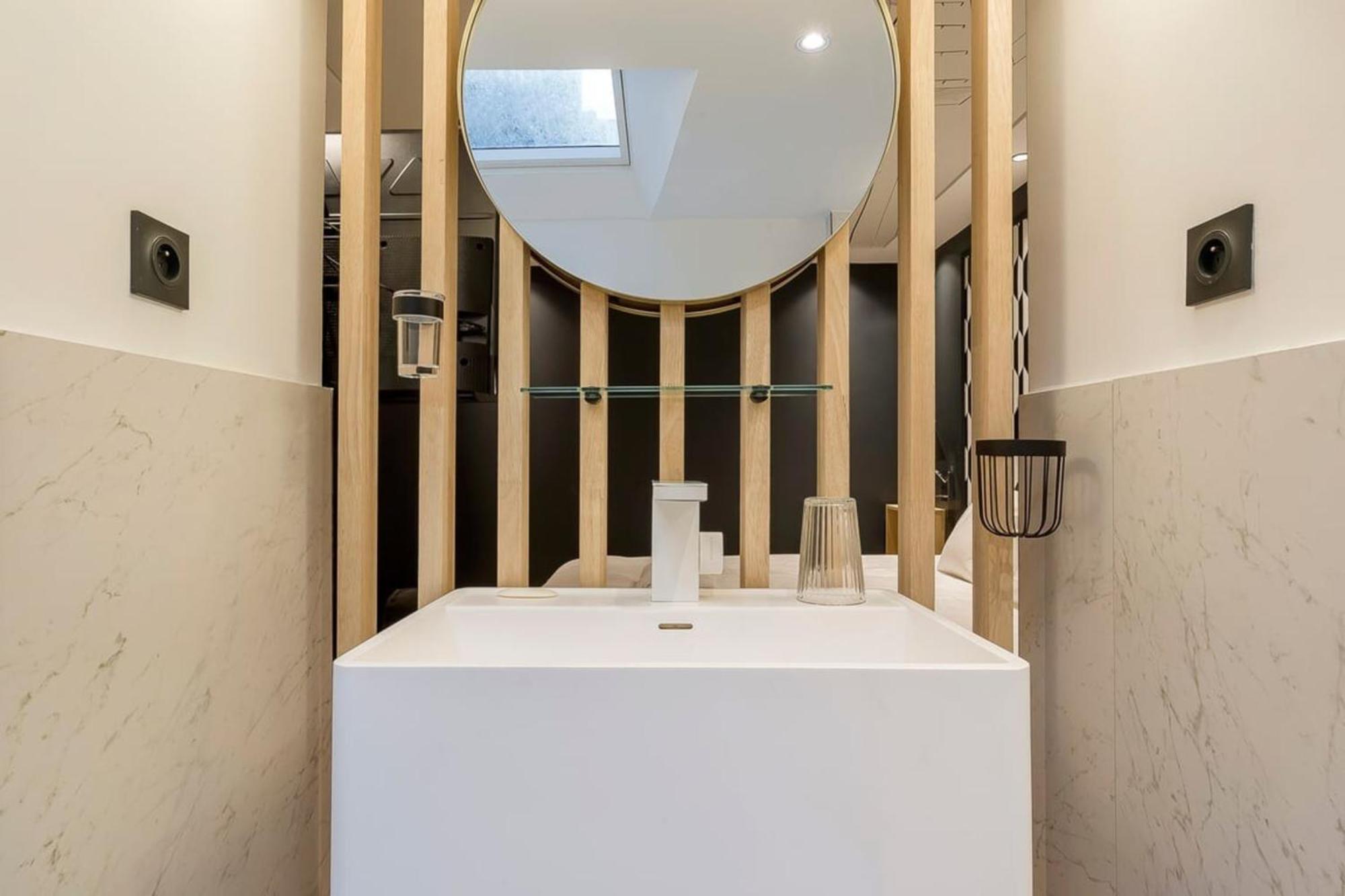 Victor Hugo Romantic Suite - Sauna Et Balneo Lyon Exteriör bild